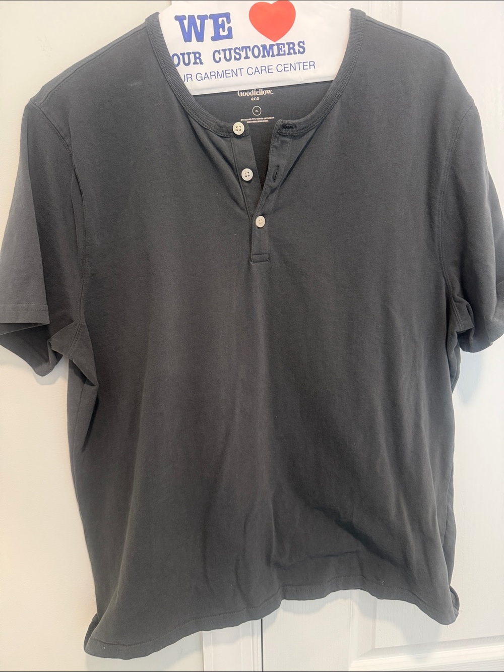 Goodfellow & Co Men’s Charcoal Black Henley Short Sleeve Shirt